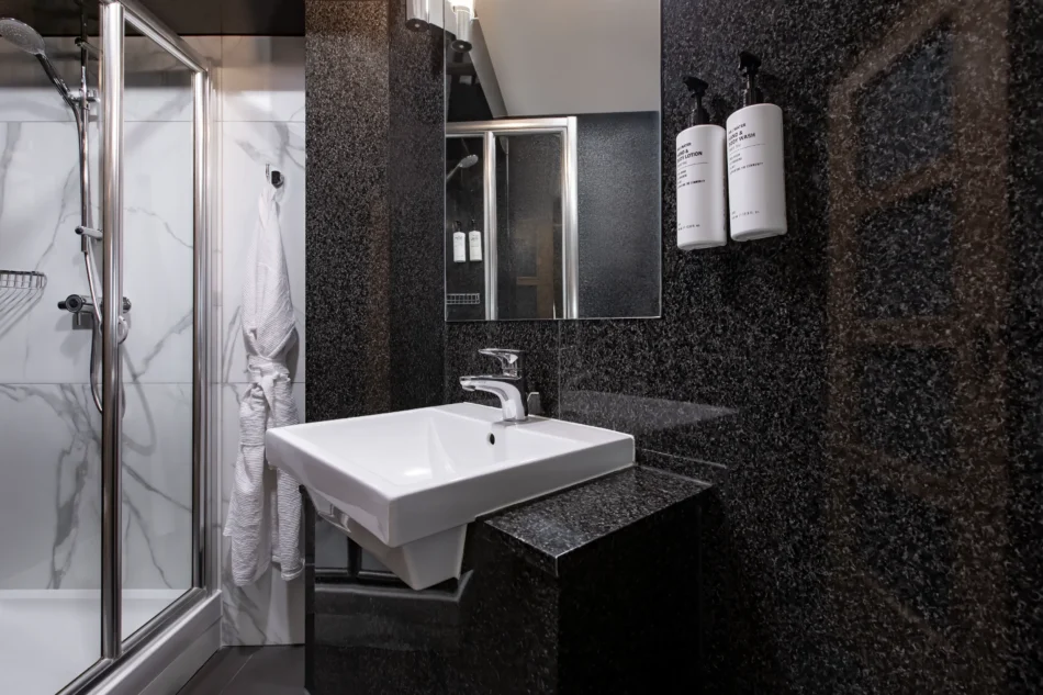 Executive SINGLE (1)