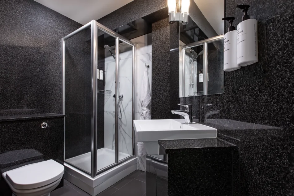 Executive SINGLE (6)